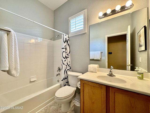 909 W Leatherleaf Drive, Tucson, AZ 85755
