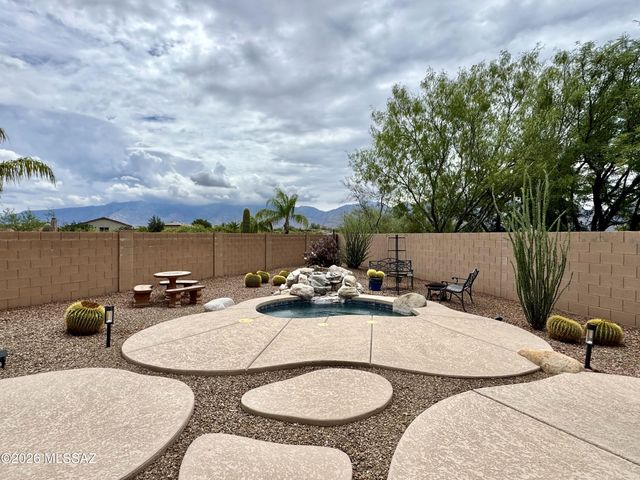 909 W Leatherleaf Drive, Tucson, AZ 85755