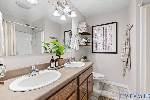 1603 High St, Farmville, VA 23901