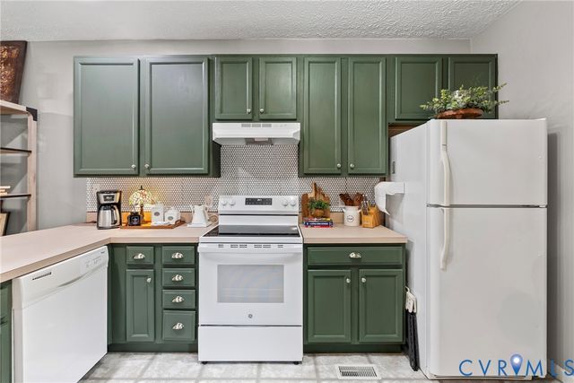 1603 High St, Farmville, VA 23901