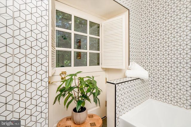 619B LAWRENCEVILLE RD, Princeton, NJ 08540