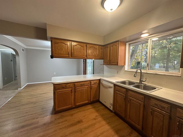 37775 DODGE PARK Road, Sterling Heights, MI 48312