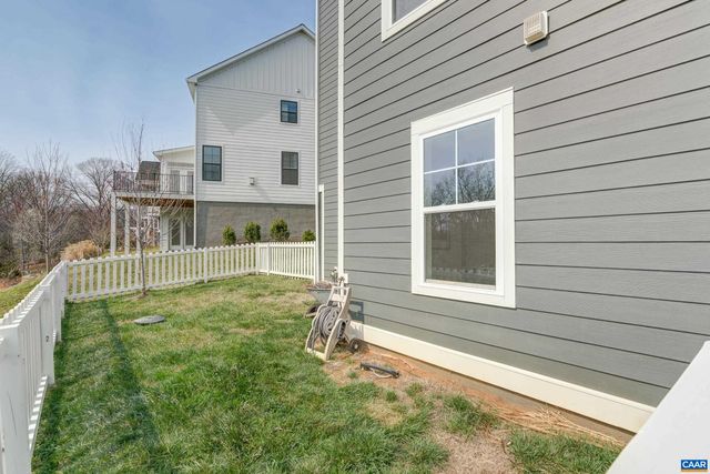 330 BISHOPGATE LN, Crozet, VA 22932