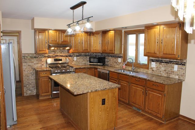 13197 Linda Vista Street, Belleville, MI 48111