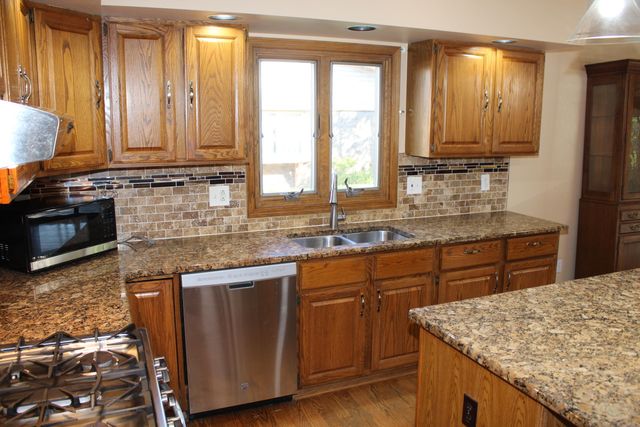 13197 Linda Vista Street, Belleville, MI 48111