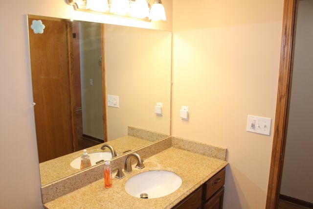 13197 Linda Vista Street, Belleville, MI 48111