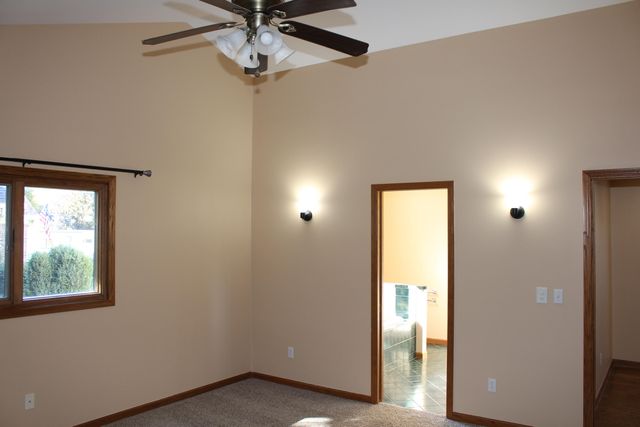 13197 Linda Vista Street, Belleville, MI 48111