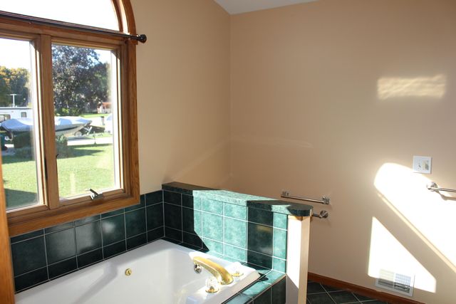 13197 Linda Vista Street, Belleville, MI 48111