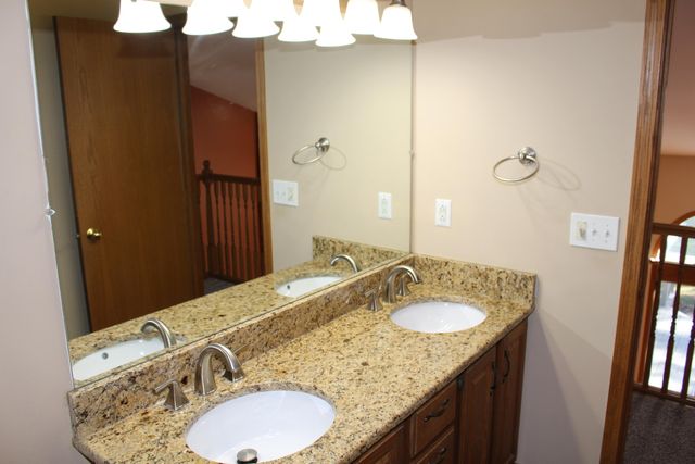 13197 Linda Vista Street, Belleville, MI 48111