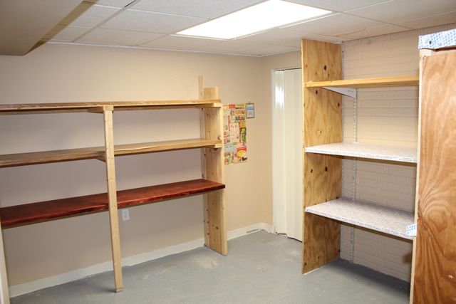 13197 Linda Vista Street, Belleville, MI 48111