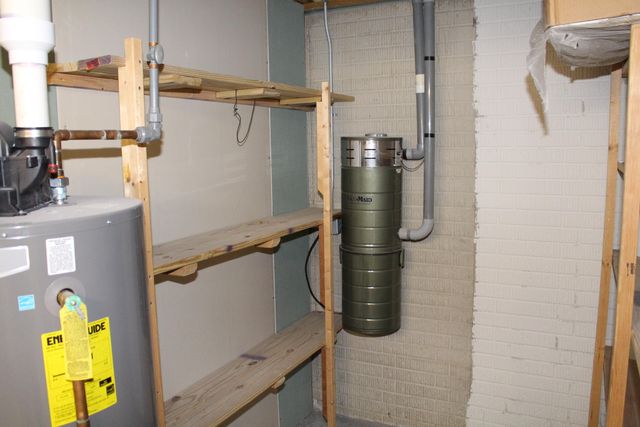 13197 Linda Vista Street, Belleville, MI 48111