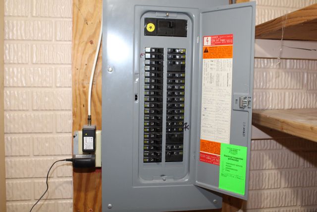 13197 Linda Vista Street, Belleville, MI 48111