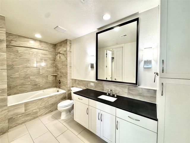 2303 Mid Lane 228, Houston, TX 77027