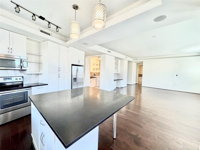 2303 Mid Lane 228, Houston, TX 77027