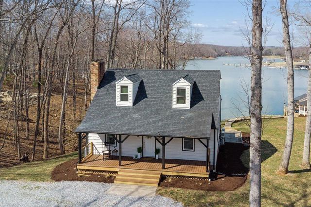 1009 Guardian CIR, Huddleston, VA 24104