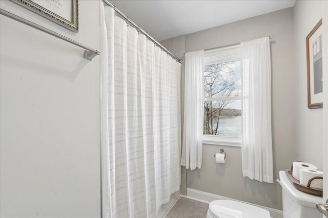 1009 Guardian CIR, Huddleston, VA 24104