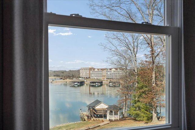 1009 Guardian CIR, Huddleston, VA 24104