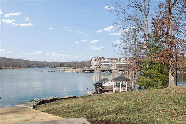1009 Guardian CIR, Huddleston, VA 24104