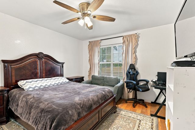 74 Meadow Hill Lane, Sherman, TX 75090