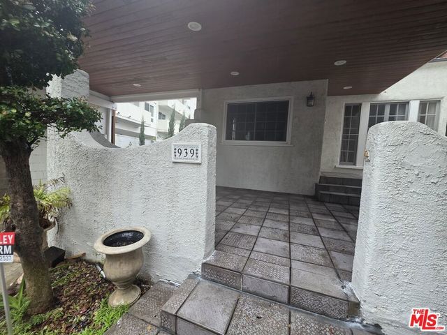 939 S Ogden Drive, Los Angeles, CA 90036