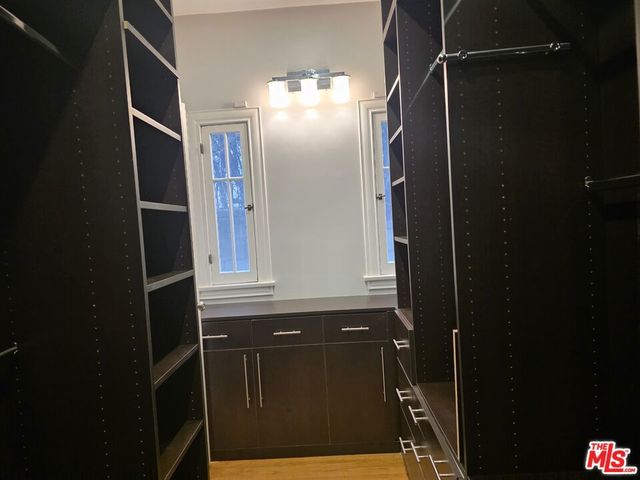 939 S Ogden Drive, Los Angeles, CA 90036