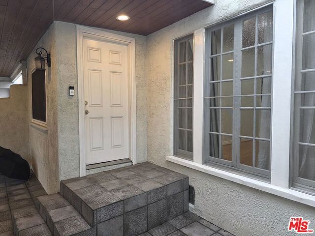 939 S Ogden Drive, Los Angeles, CA 90036