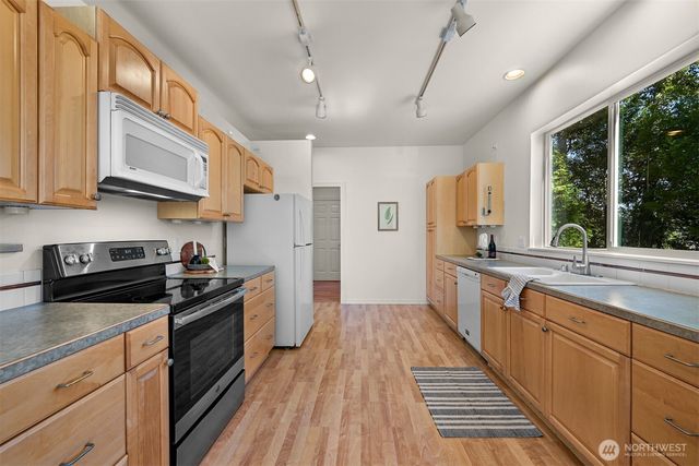 1608 Valhalla Street, Bellingham, WA 98226