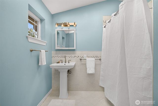 1608 Valhalla Street, Bellingham, WA 98226
