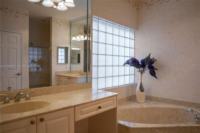 7688 Trapani Ln, Boynton Beach, FL 33472