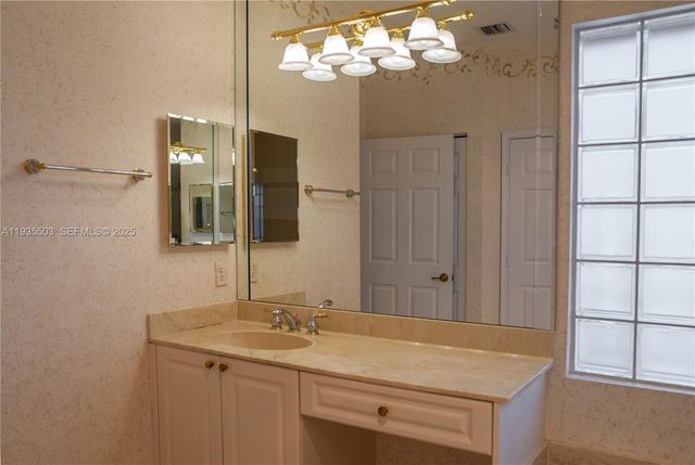 7688 Trapani Ln, Boynton Beach, FL 33472