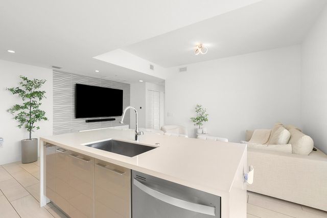 2000 Metropica Way 801, Sunrise, FL 33323