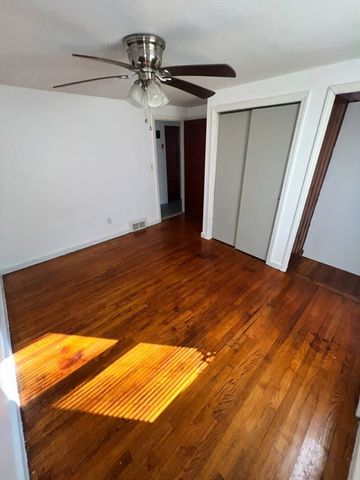 132 Miller Street 132, Springfield, MA 01104