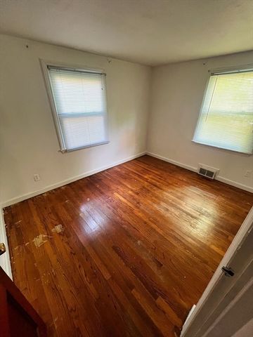 132 Miller Street 132, Springfield, MA 01104