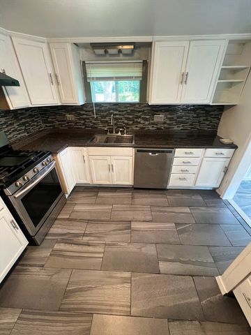 132 Miller Street 132, Springfield, MA 01104