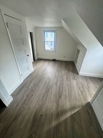 132 Miller Street 132, Springfield, MA 01104