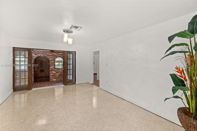 612 Minorca Ave, Coral Gables, FL 33134