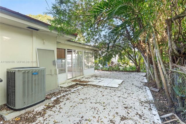 612 Minorca Ave, Coral Gables, FL 33134