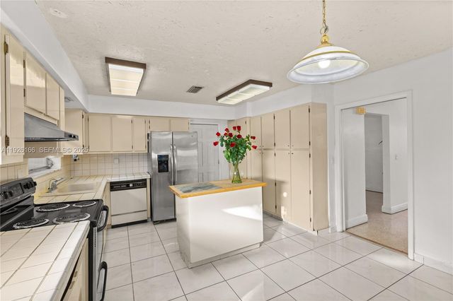 612 Minorca Ave, Coral Gables, FL 33134