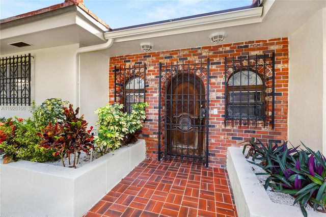 612 Minorca Ave, Coral Gables, FL 33134