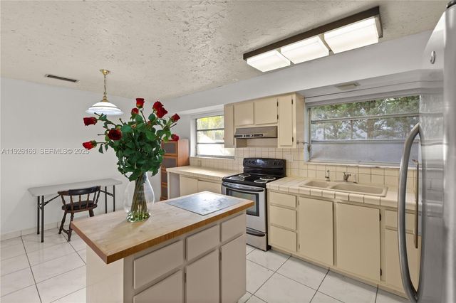 612 Minorca Ave, Coral Gables, FL 33134