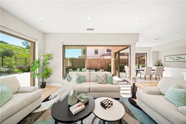 128 Spotted Quail, Irvine, CA 92618