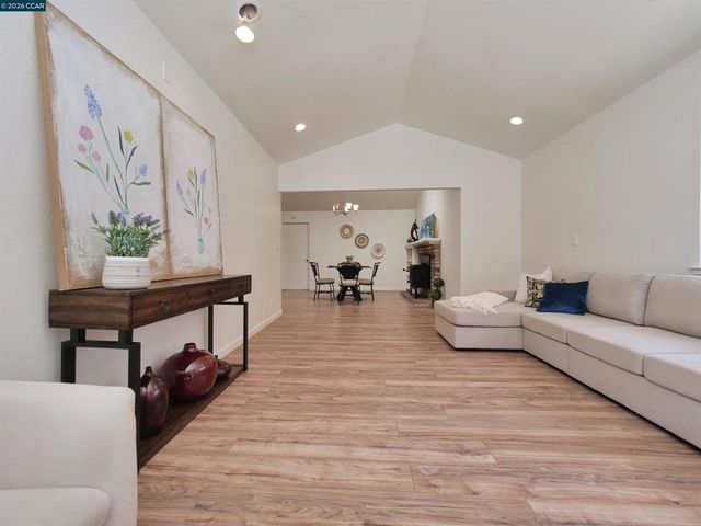 913 Seascape Cir, Rodeo, CA 94572