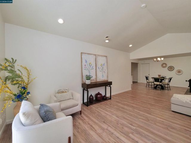 913 Seascape Cir, Rodeo, CA 94572