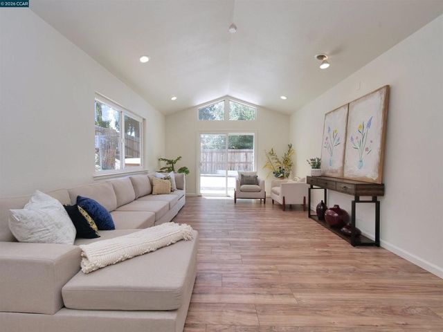 913 Seascape Cir, Rodeo, CA 94572