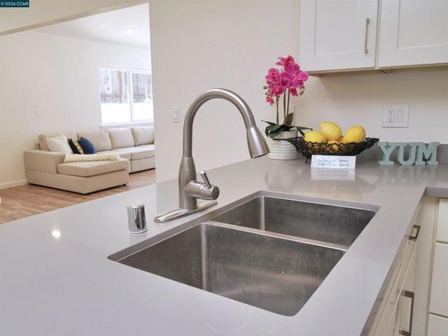 913 Seascape Cir, Rodeo, CA 94572