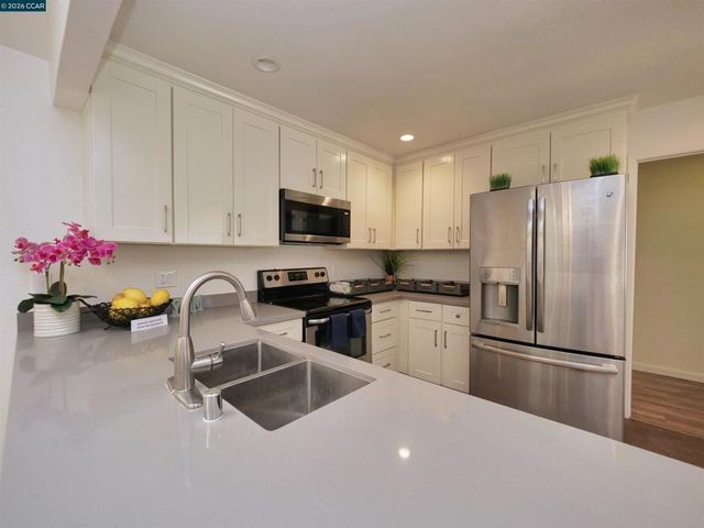 913 Seascape Cir, Rodeo, CA 94572