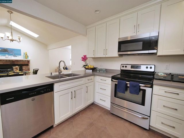 913 Seascape Cir, Rodeo, CA 94572