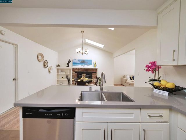 913 Seascape Cir, Rodeo, CA 94572