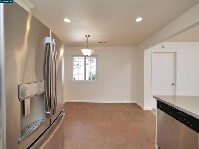 913 Seascape Cir, Rodeo, CA 94572