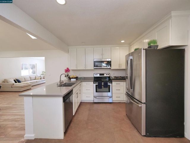 913 Seascape Cir, Rodeo, CA 94572
